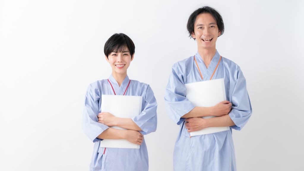 健康診断を受ける男女